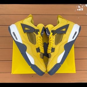 Jordan 11 “Lightning”